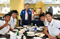 Madam Pang tiếp tế lương thực cho U23 Thái Lan: Đáp ứng mọi thứ để quyết thắng Campuchia