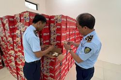 Tạm giữ hàng nghìn thùng bánh bông lan nghi nhập lậu tại Hà Nội