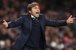 Conte chế giễu Arteta 'lắm lời' sau trận thua của Arsenal