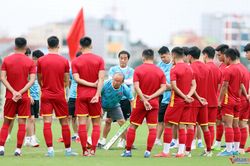 HLV Park Hang Seo chỉnh 'gắt' U23 Việt Nam