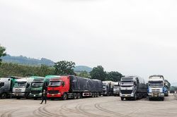 Từ đầu tháng 5 đến nay: Cửa khẩu Quốc tế đường bộ số II Kim Thành thông quan trên 1.000 phương tiện