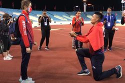 VĐV Việt Nam cầu hôn bạn gái ngay sau khi đoạt HCV SEA Games