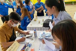 Phiên Giao dịch gần 1.300 việc làm, lương tới trên 10 triệu đồng dành cho lao động trẻ
