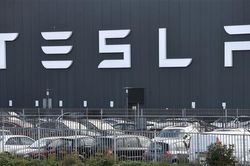 Tỷ phú Elon Musk quan tâm sản xuất pin xe điện ở Indonesia