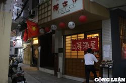 Phố người Nhật ở TP. HCM đìu hiu, mòn mỏi ngóng khách