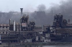 Ukraine chặn Nga đưa quân tới Sumy, thêm nhiều công ty rút khỏi Nga