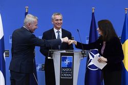 'Cú quay đầu' kịch tính của đảng cầm quyền Thụy Điển, Phần Lan về phía NATO