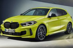 Chi tiết BMW M135i xDrive 2022 - đối thủ nặng ký của Mercedes-AMG A35