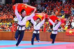 Chờ bắn súng và điền kinh tỏa sáng