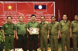 Giữ vững an ninh, tô thắm tình hữu nghị hai nước Việt – Lào