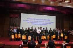 Chủ tịch nước Nguyễn Xuân Phúc thăm, làm việc tại tỉnh Điện Biên