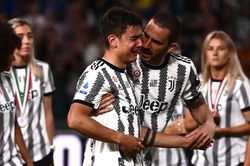 Paulo Dybala bật khóc trong trận đấu cuối cùng trên sân nhà của Juventus