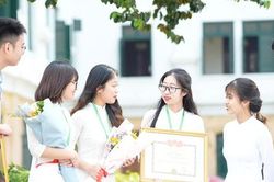 Đầu tư mạnh cho công tác nghiên cứu khoa học ở bậc đại học