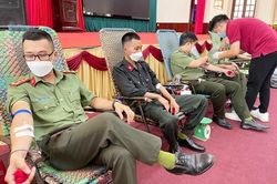 Hưởng ứng hoạt động hiến máu tình nguyện