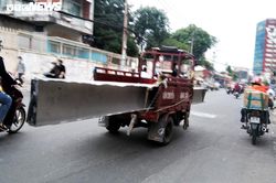 Bị CSGT TP.HCM xử phạt, tài xế xe tự chế nói 'giờ bị phạt cũng phải chịu thôi'