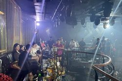 Hàng chục 'dân chơi' dương tính với ma túy tại quán bar Fame