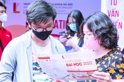 Hạn chế xét tuyển đại học bằng điểm thi tốt nghiệp THPT: Thêm bất cập, thiếu công bằng!