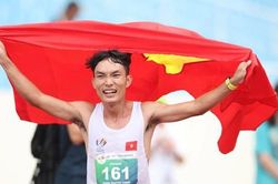 Hoàng Nguyên Thanh giành HCV lịch sử cho marathon Việt Nam