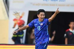 U23 Thái Lan vào chung kết sau 120 phút như phim hành động: 4 cầu thủ bị đuổi và 1 siêu phẩm