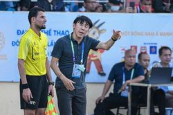HLV Shin Tae-yong xin lỗi NHM sau thất bại của Indonesia