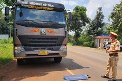 Bà Rịa – Vũng Tàu: CSGT phải nổ 2 phát súng để yêu cầu xe ben dừng đổ đất