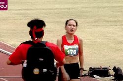 Nữ VĐV Việt Nam kiệt sức sau khi giành HCĐ marathon khiến CĐV xúc động