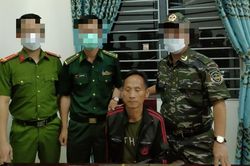 Bắt đối tượng buôn bán ma túy sử dụng vũ khí nóng