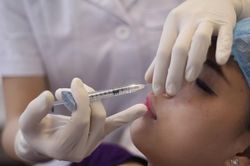 Vào viện cấp cứu vì tiêm chất làm đầy mũi để đổi vận mệnh, tài lộc