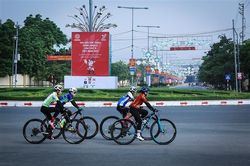 Nữ cuarơ người Indonesia nhịn khát 30km để giành huy chương Vàng