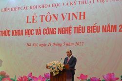 Chủ tịch nước Nguyễn Xuân Phúc: Trí thức phải miệt mài hơn nữa, sáng tạo hơn nữa
