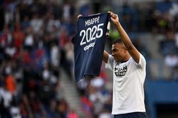 Mbappe ở lại PSG, không tới Real Madrid
