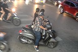 Nam thanh niên sàm sỡ cô gái giữa phố có thể bị xử lý như thế nào?