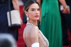 Vẻ ngoài đẹp nhất Cannes 2022