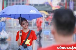 Ngắm nhìn dàn cổ động viên siêu xinh, siêu đáng yêu tại sân vận động Mỹ Đình