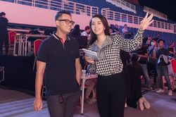 Á hậu Thụy Vân và MC Đức Bảo gấp rút tổng duyệt cho lễ bế mạc SEA Games 31