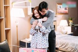 Chê vợ hôi mùi sữa, tôi ngủ riêng 6 tháng để rồi một lần vô tình thấy em thay đồ mới lo mất vợ