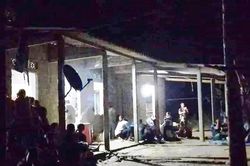 Sửa máy bơm dưới suối, người đàn ông bị điện giật tử vong