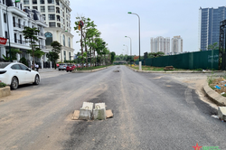 Làm đường xong nhưng 'quên'... đậy nắp cống