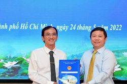 Nhà báo Nguyễn Quốc Bình giữ chức vụ Phó Giám đốc Đài Tiếng nói Nhân dân TP.Hồ Chí Minh