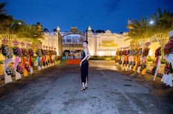 Nữ đại gia Cần Thơ 'Khai trương Resort triệu USD' chỉ để đổi gió cho cả gia đình
