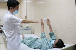 Niềm vui thoát khỏi liệt 2 chân