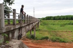 Sau cơn sốt, giới đầu tư 'ôm đất' thành ôm 'bom'