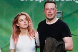 Loạt sao hạng A bị gọi tên trong phiên tòa Johnny Depp và Amber Heard