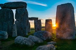 Khảo sát Stonehenge, phát hiện hàng ngàn 'hố săn bắn' thời tiền sử