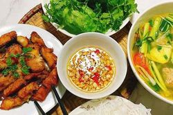 Sinh viên 2K2 Hà Nội trổ tài làm những mâm cơm mùa hè cho cả nhà, ai cũng tấm tắc khen vừa xinh lại vừa nấu ăn ngon