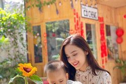 Hoa khôi vừa làm mẹ, vừa tốt nghiệp đại học loại giỏi