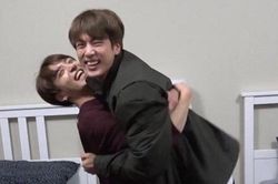 Jin BTS nhõng nhẽo bám Jungkook, đòi tiết lộ bí mật 'động trời' gì?
