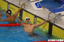 'Kình ngư' Huy Hoàng được thưởng hơn 300 triệu đồng tại SEA Games 31
