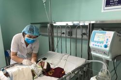 Nhiều trẻ nhập viện do thời tiết bất thường