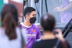 Tuyển Việt Nam bung sức tập khi có đủ quân số